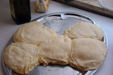 Gemeinde dankt den Sternsingern mit einem Pizzabacken 
